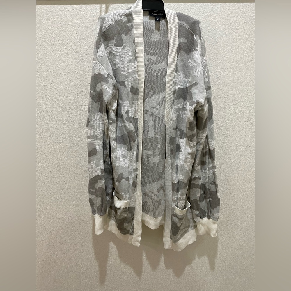 Express open front cardigan gray camouflage small